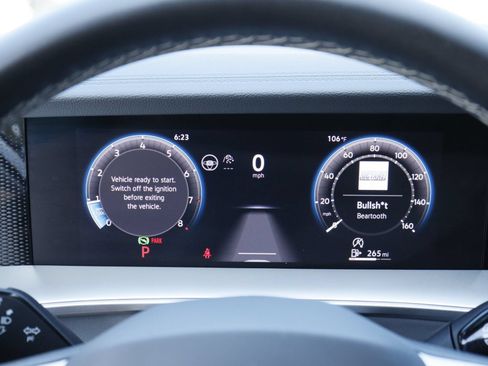 Certified 2025 Volkswagen Tiguan SE FWD image 14