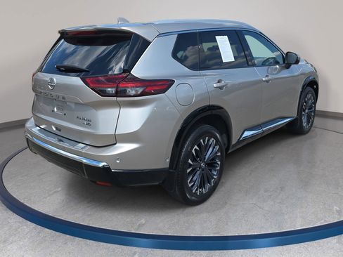 Used 2024 Nissan Rogue Platinum AWD/4WD image 5