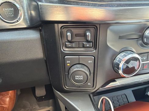 Used 2025 Ford F350 Lariat w/ Lariat Ultimate Package AWD/4WD image 21