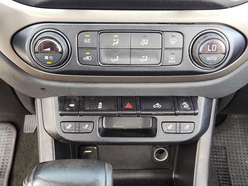 Used 2017 Chevrolet Colorado Z71 AWD/4WD image 20