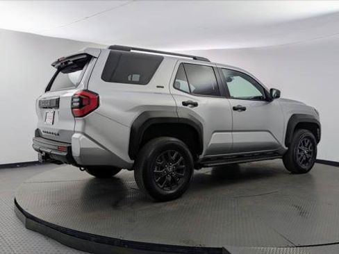 Used 2025 Toyota 4Runner SR5 AWD/4WD image 8