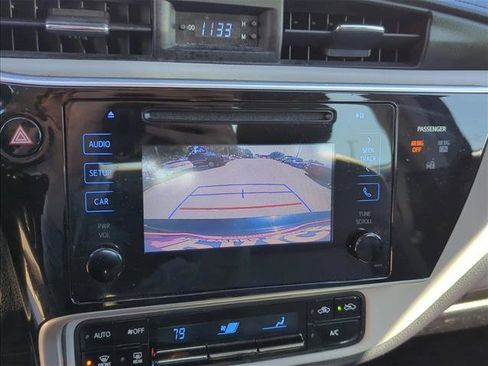 Used 2017 Toyota Corolla LE image 19