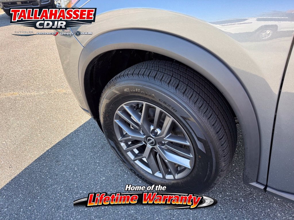 Used 2024 Nissan Rogue S AWD/4WD image 16