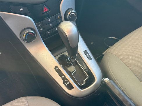 Used 2016 Chevrolet Cruze LT w/ Technology Package image 19