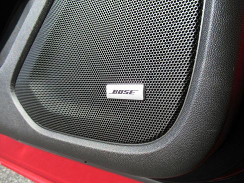 Used 2024 GMC Terrain SLT w/ Infotainment Package II image 30