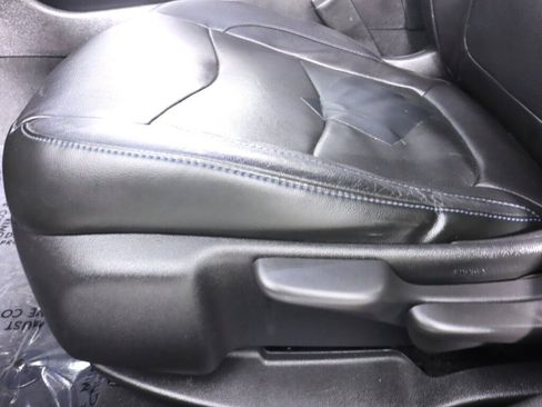 Used 2017 Chevrolet Volt LT w/ Comfort Package FWD image 31