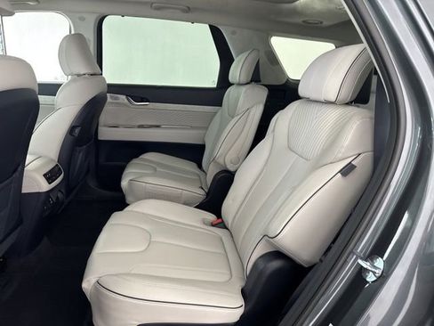 Used 2025 Hyundai Palisade Calligraphy image 32