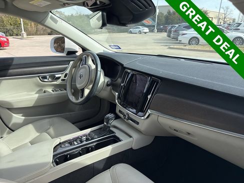 Used 2018 Volvo V90 T5 Cross Country w/ Convenience Package image 8