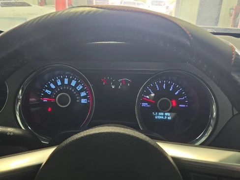 Used 2014 Ford Mustang Coupe RWD image 3