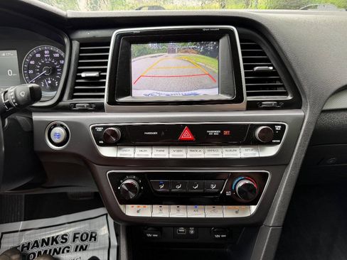 Used 2018 Hyundai Sonata SEL w/ Tech Package 02 FWD image 15