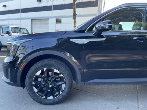 Used 2024 Kia Sorento S image 7