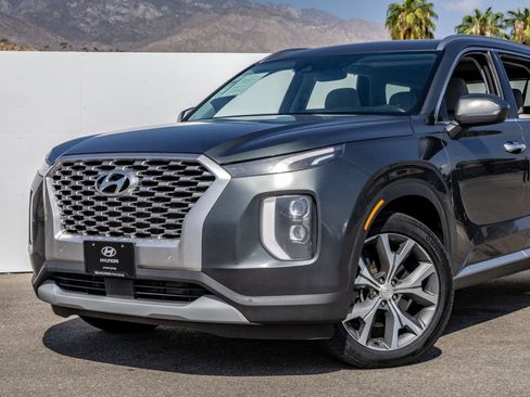 Used 2022 Hyundai Palisade SEL w/ Convenience Package FWD image 2