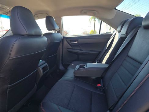 Used 2016 Toyota Camry SE image 18