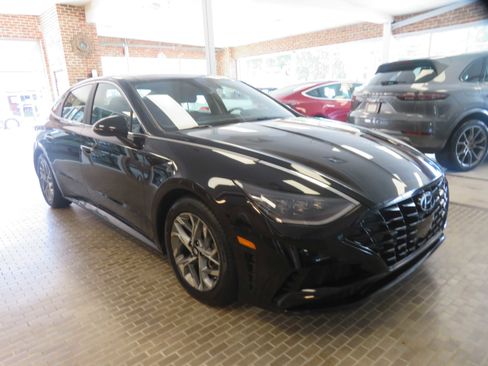 Used 2023 Hyundai Sonata SEL w/ Convenience Package FWD image 3