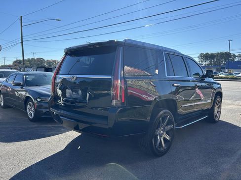 Used 2016 Cadillac Escalade Luxury image 5
