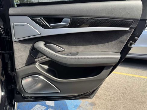 Used 2014 Audi S8 w/ Driver Assistance Package image 39