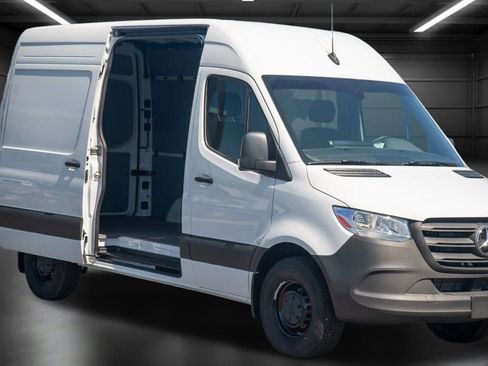 Used 2024 Mercedes-Benz Sprinter 144 Cargo image 7