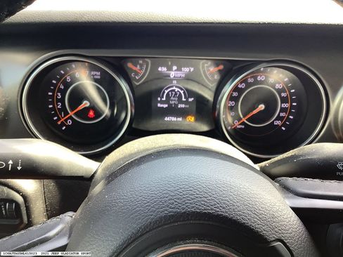 Used 2021 Jeep Gladiator Overland AWD/4WD image 13