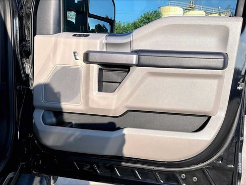 Used 2019 Ford F250 XLT w/ XLT Premium Package AWD/4WD image 24