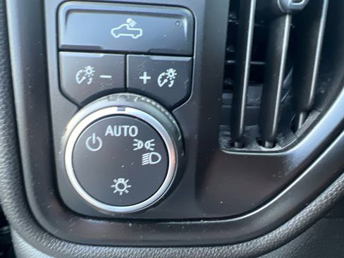 Used 2020 Chevrolet Silverado 1500 Custom Trail Boss w/ Custom Convenience Package AWD/4WD image 22