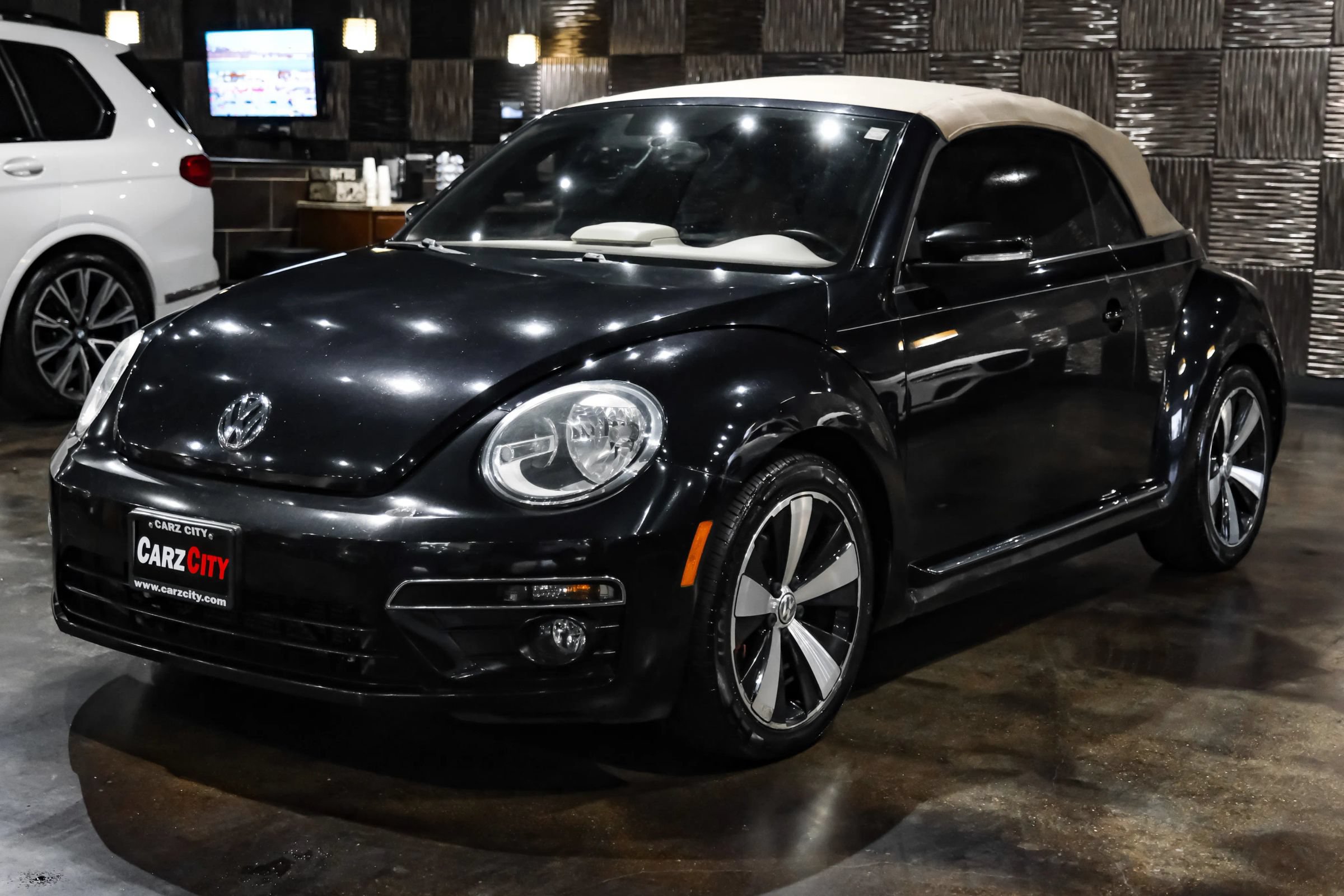 Used 2013 Volkswagen Beetle 2.0T FWD image 10