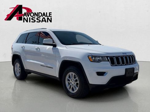 Used 2018 Jeep Grand Cherokee Laredo AWD/4WD image 8