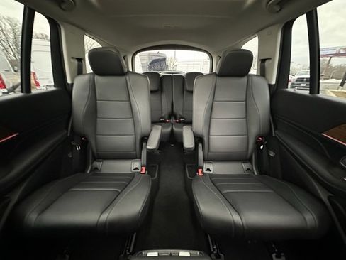 Used 2024 Mercedes-Benz GLS 450 4MATIC image 17