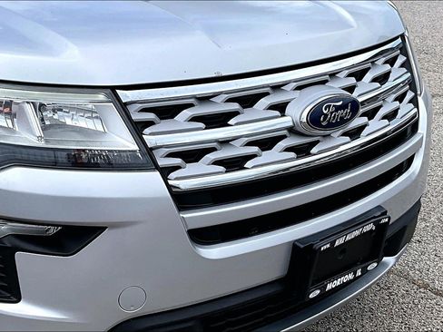 Used 2018 Ford Explorer XLT w/ Equipment Group 201A AWD/4WD image 30