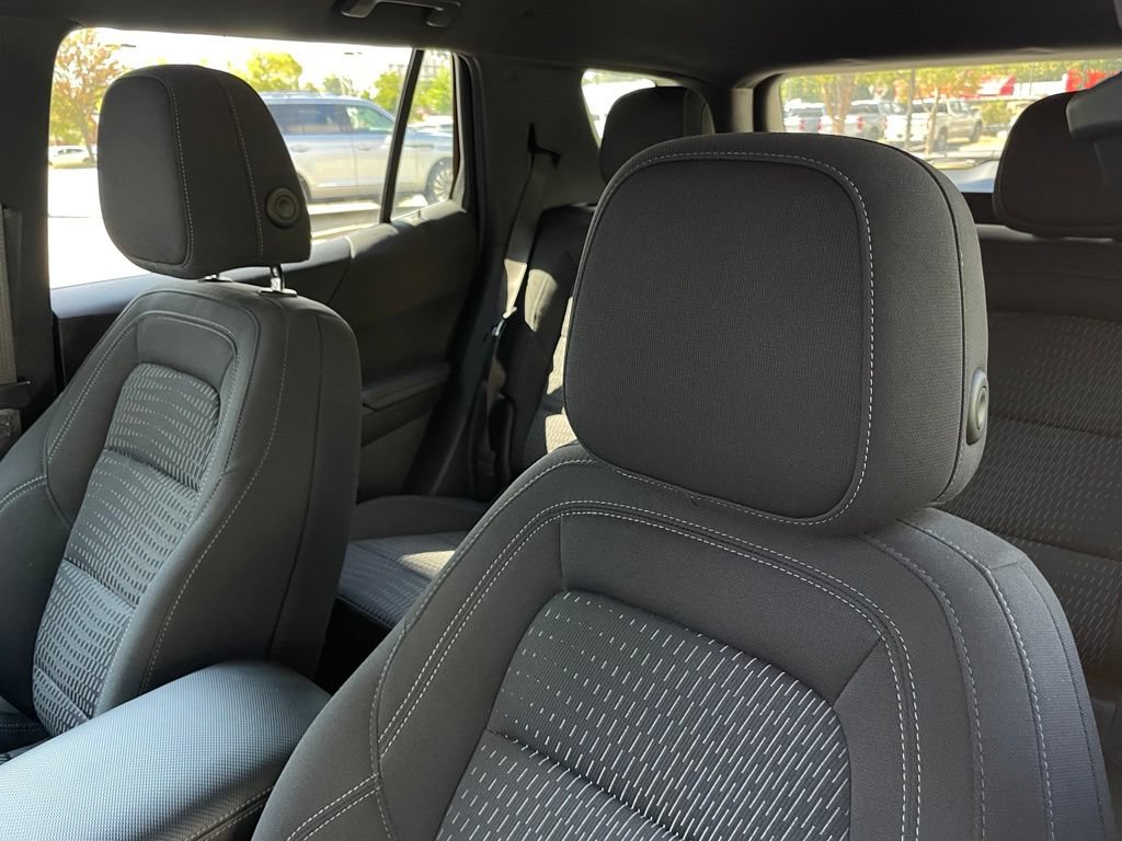 Used 2025 Chevrolet Equinox LT AWD/4WD image 23