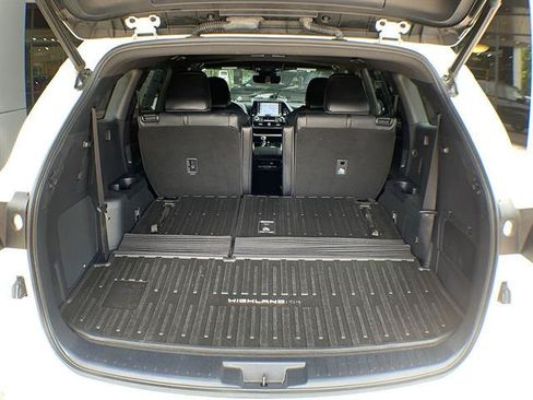 Used 2021 Toyota Highlander XSE AWD/4WD image 25