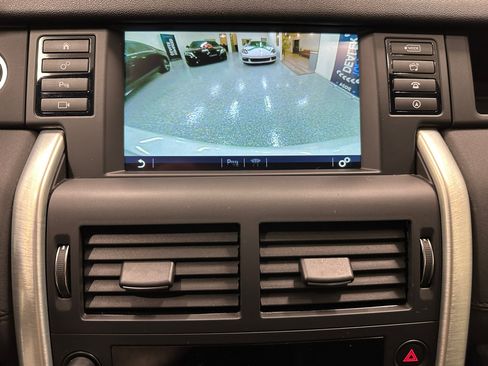 Used 2019 Land Rover Discovery Sport SE image 37