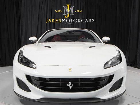 Used 2019 Ferrari Portofino image 17