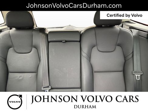 Used 2023 Volvo XC60 B5 Plus image 27