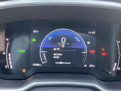 Used 2024 Toyota Corolla Cross XSE w/ Convenience Package AWD/4WD image 23