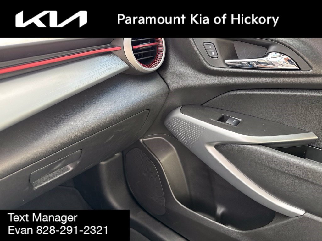 Used 2025 Chevrolet Trax RS w/ Driver Confidence Package FWD image 25