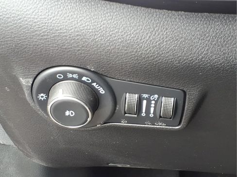 Used 2022 Jeep Compass Latitude AWD/4WD image 16