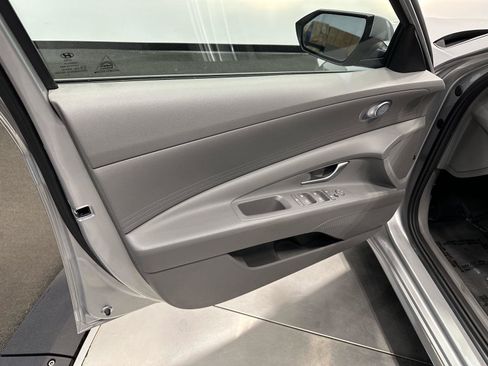 Certified 2021 Hyundai Elantra SEL FWD image 13