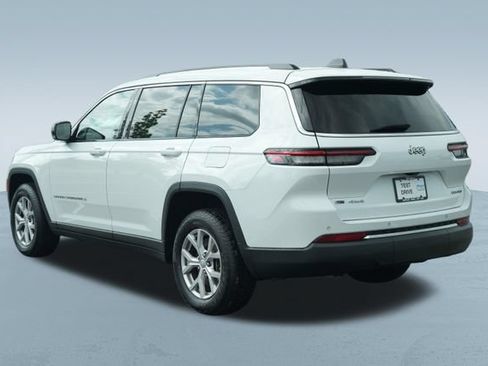 Used 2022 Jeep Grand Cherokee L Limited AWD/4WD image 6