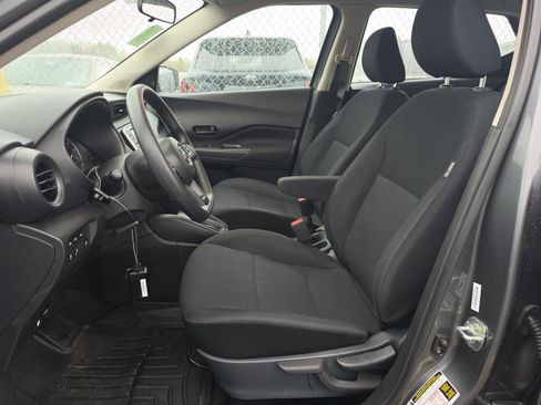 Used 2023 Nissan Kicks S FWD image 10