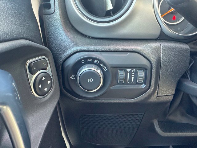 Used 2022 Jeep Wrangler Unlimited Sport AWD/4WD image 13