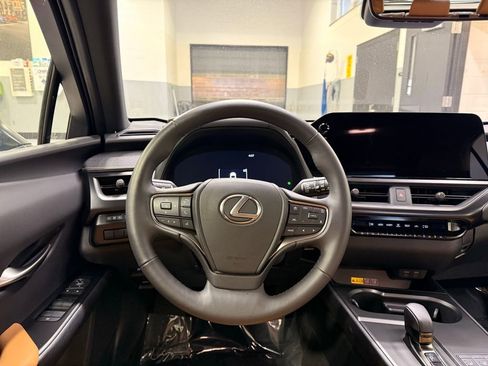Used 2025 Lexus UX 300h AWD w/ Accessory Package (Z1) image 23