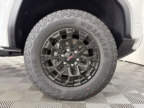 New 2026 GMC Canyon Elevation w/ Convenience Package image 10