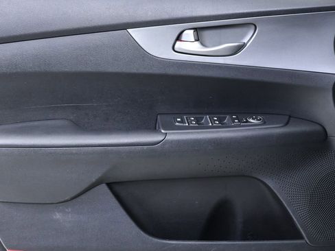 Used 2019 Kia Forte LXS image 6