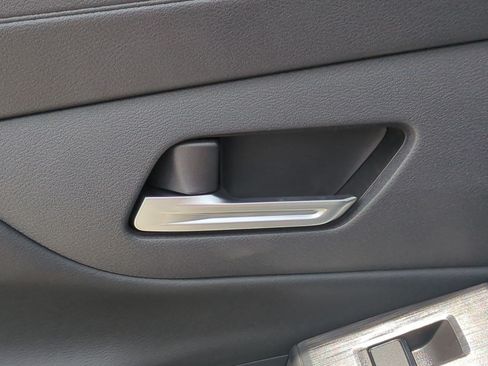 New 2026 Nissan Sentra SR w/ SR Premium Package FWD image 27