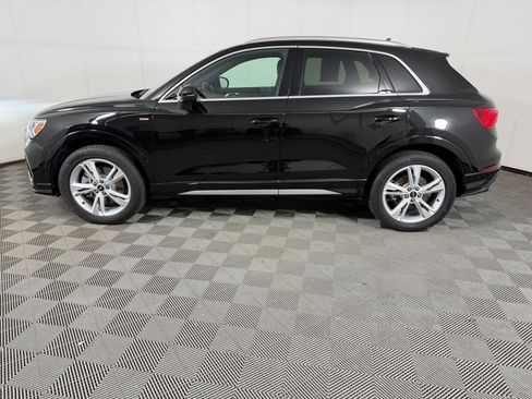 Used 2023 Audi Q3 2.0T Premium w/ 19" Wheel Package AWD/4WD image 2