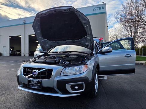 Used 2013 Volvo XC70 3.2 Platinum image 23