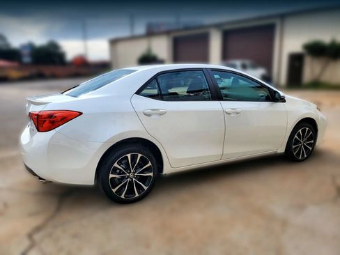 Used 2017 Toyota Corolla SE FWD image 11