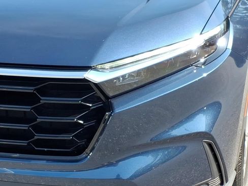 Used 2025 Honda CR-V EX-L image 8