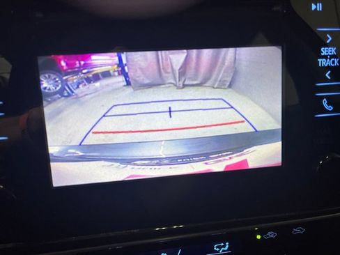 Used 2019 Toyota Corolla LE FWD image 19
