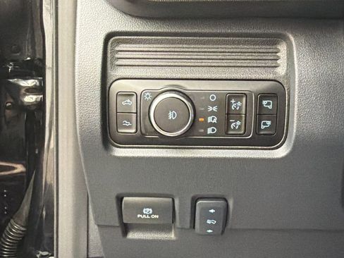 Used 2026 Ford F450 Platinum w/ FX4 Off-Road Package image 32